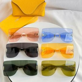 Picture of Loewe Sunglasses _SKUfw56807850fw